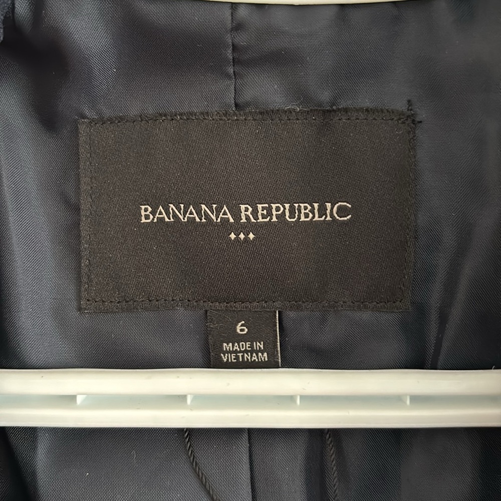Banana Republic Navy Blazer - Picture 4 of 6